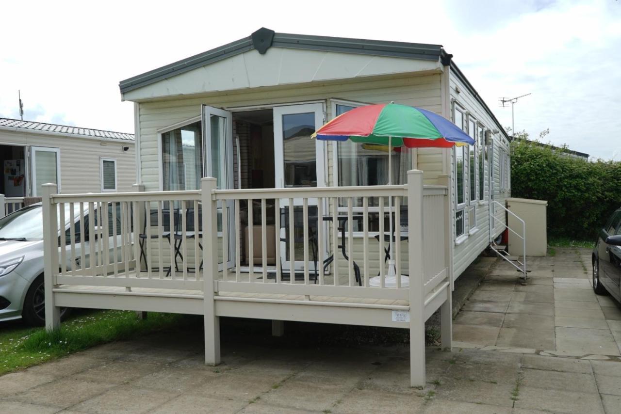 Вилла Manor Park Hunstanton Pets Go Free Linen Included Экстерьер фото