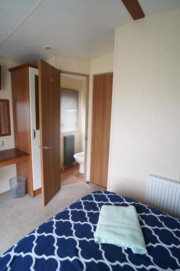 Вилла Manor Park Hunstanton Pets Go Free Linen Included Экстерьер фото